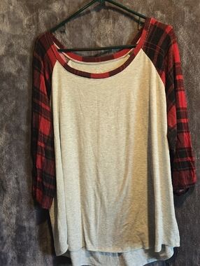 Maurices Gray Body Top with Red Plaid Raglan Sleeves